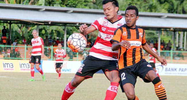 Foto Boas Atururi Trial di Semen Padang FC