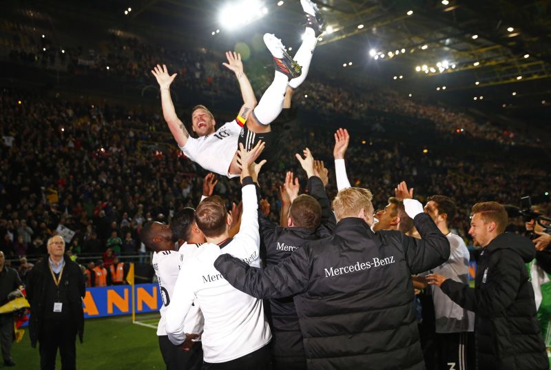 Foto Gol Tunggal Podolski Antarkan Jerman Menang Tipis 1-0 Atas Inggris