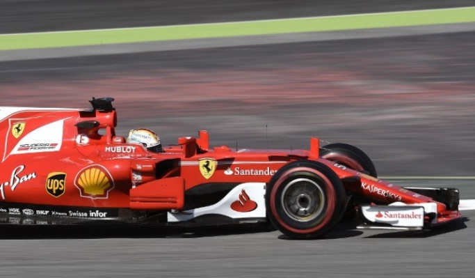 Foto Vettel Menang di GP Bahrain