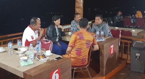 Foto Wabup Solok dan Forkompimda Diskusi di Bukit Chinangkiek