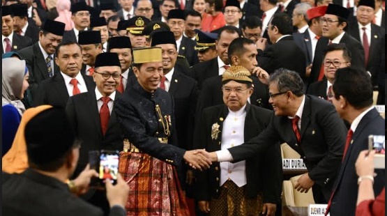 Foto Gunakan Pakaian Adat Tradisional, Presiden Tunjukkan Indonesia Itu Beragam