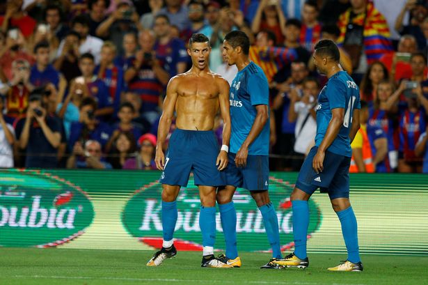 Foto Dorong Wasit, Ronaldo Dihukum Larangan Tampil 5 Pertandingan