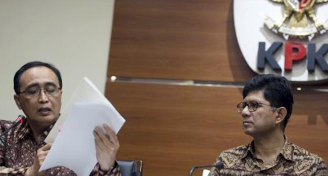 Foto Ketua PT dan Politisi Golkar Gunakan Kode 'Pengajian' untuk Transaksi Suap