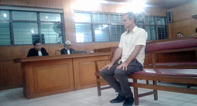 Foto Kasus Penganiayaan, Warga AS Dituntut 3 Bulan di PN Padang