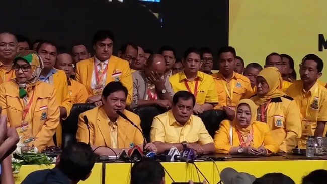 Foto Airlangga Hartarto Resmi Jadi Ketum Partai Golkar Secara Aklamasi hingga 2019