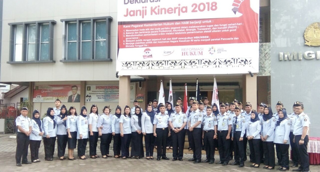 Foto Imigrasi Padang Deklarasi Janji Kinerja 2018 