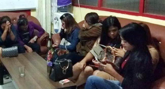 Foto Delapan Wanita Terjaring Razia di Bukittinggi