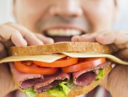Foto Studi Ungkap Efek Merugikan Terlambat Makan