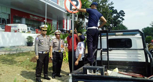 Foto Mulai Hari Ini, Pengendara Dilarang Berhenti di Jalan Khatib Sulaiman