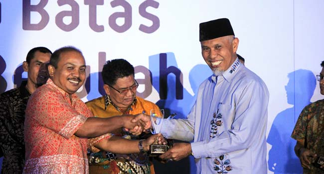 Foto Harian Singgalang Dinobatkan Sebagai Koran Terbaik di Sumatera