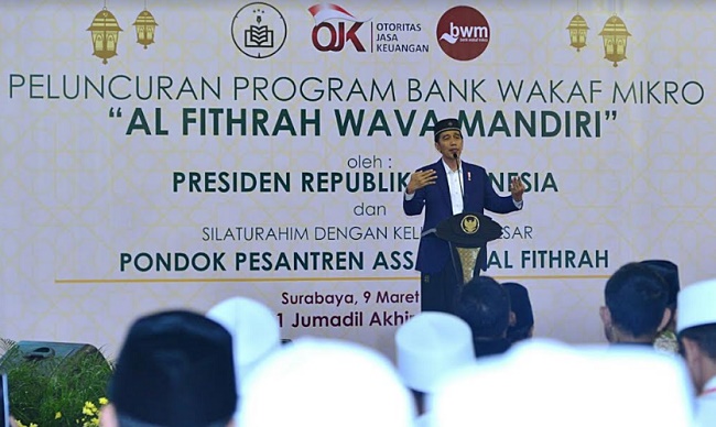 Foto Bantu Pengusaha Kecil, Presiden Luncurkan Bank Wakaf Mikro
