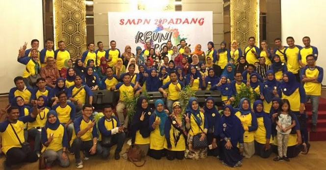 Foto Reuni Perak Alumni SMPN 2 Padang Meriah