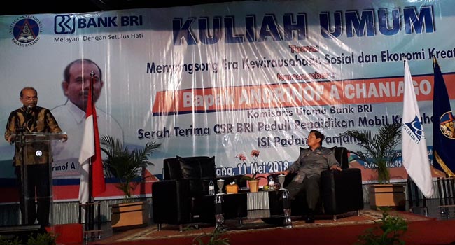Foto Andrinof A Chaniago Beri Kuliah Umum di ISI Padang Panjang