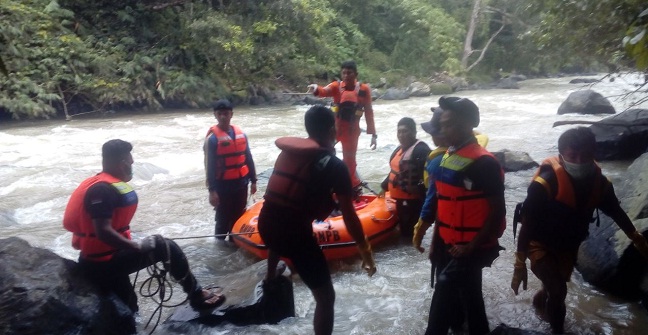 Foto Korban Ketiga Musibah Air Bah Sungai Batang Lembang Ditemukan 