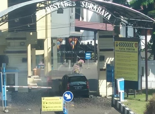 Foto Bom di Mapolrestabes Surabaya, Polisi Jadi Korban