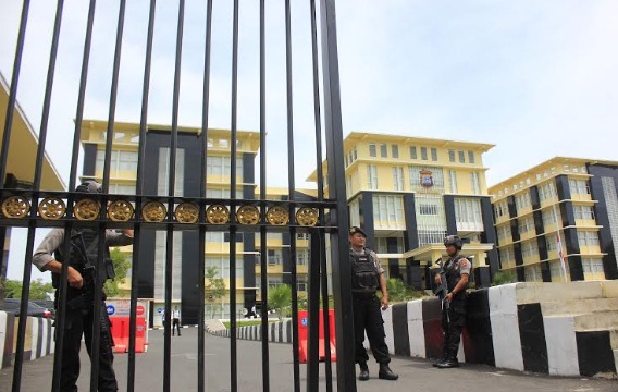 Foto Polisi Ungkap Praktik Prostitusi di Padang, Mucikari dan Pemilik Tempat Tersangka