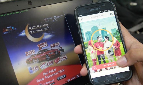 Foto Telkomsel Berikan Hadiah Miliaran Rupiah untuk Pelanggan