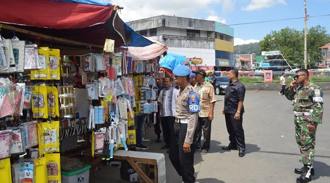 Foto Jadwal Berdagang PKL Pasar Raya Dipercepat, Angkot Diatur