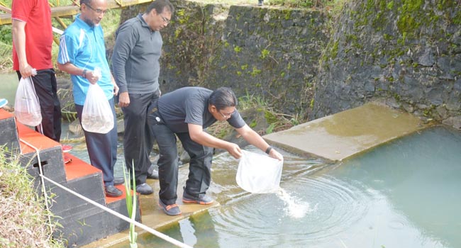 Foto Lestarikan Ikan Bilih, Semen Padang Jalin Kerja Sama dengan UBH