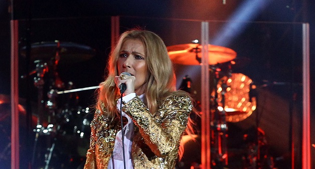 Foto Celine Dion Tutup Konser dengan Nyanyikan My Heart Will Go On