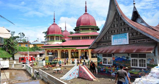 Foto Banjir Sudah Bertahun-tahun Rendam Masjid Kotobaru