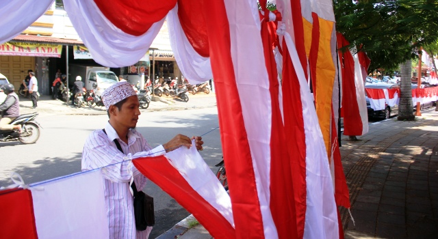 Foto Wako Imbau Warga Naikan Bendera Merah Putih Mulai 1 Agustus