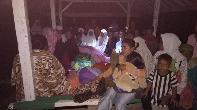 Foto Gempa 7 SR di Lombok, 82 Meninggal Ribuan Warga Mengungsi
