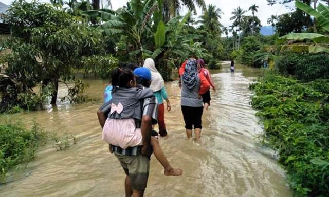 Foto Tolong, Korban Banjir di Pasaman Butuh Bantuan Makanan Segera!