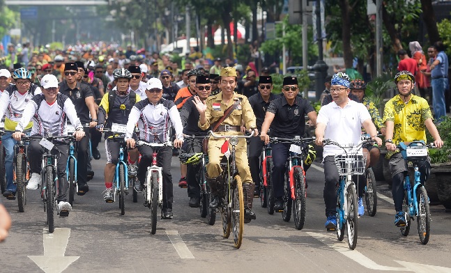 Foto Terinspirasi Bung Tomo,  Presiden Jokowi Gelorakan Semangat Bangun Negara