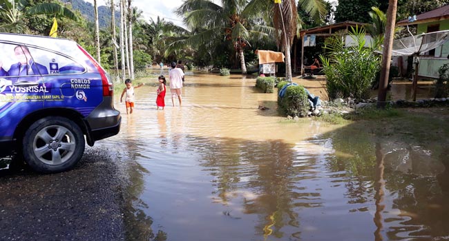 Foto Banjir di Dharmasraya, Sejumlah Jorong Terisolasi