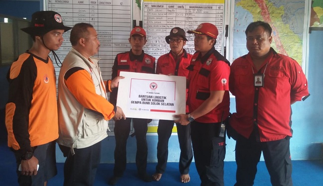 Foto Bantuan Logistik Semen Padang untuk Korban Gempa Solsel Telah Sampai