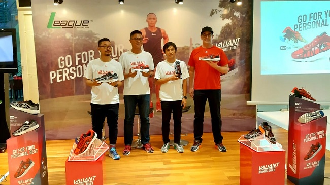 Foto Tingkatkan Industri Produk Lokal, League Luncurkan All In One Shoes