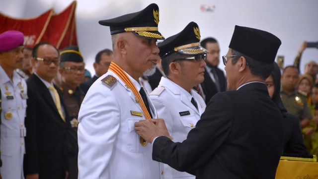 Foto Gubernur Lantik Walikota dan Wakil Walikota Padang 2019-2024