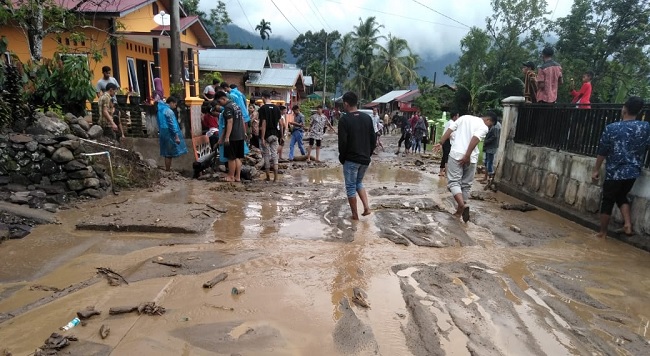 Foto Banjir Bandang Landa Jorong Galapuang