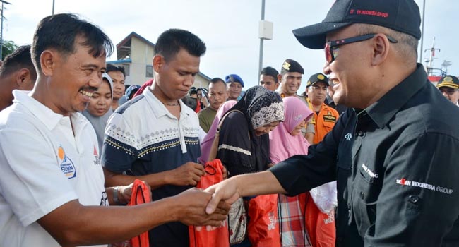 Foto Semen Padang-PELNI Berangkatkan 2.126 Pemudik ke Mentawai
