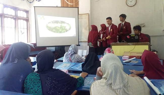Foto Mahasiswa UMSB Manfaatkan Eceng Gondok Jadi Biogas
