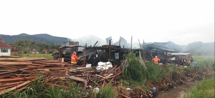 Foto Pabrik Tahu di Tilatang Kamang Terbakar
