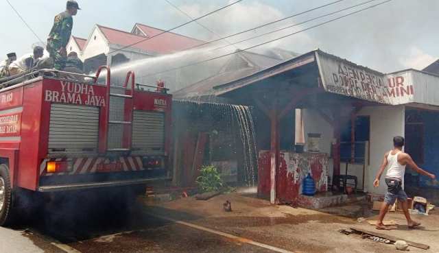Foto Rumah Warga Saruaso Ludes Terbakar