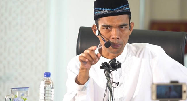 Foto Ustadz Abdul Somad Diberhentikan dengan Hormat dari UIN Suska Riau