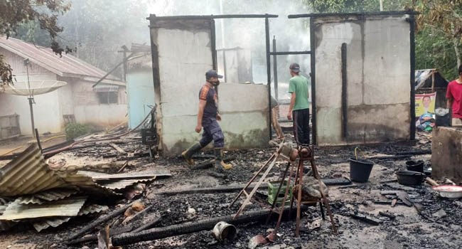 Foto Rumah Warga Koto Baru Ludes Terbakar, Ini Penyebabnya