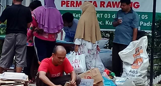 Foto Lingkungan Bersih, Rupiah Mengalir di Bank Sampah Permata Rawang