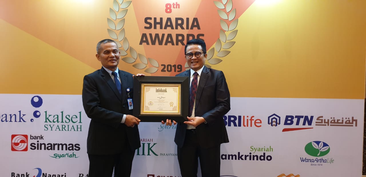 Foto UUS Bank Nagari Sabet Penghargaan Infobank Sharia Institution Awards 2019