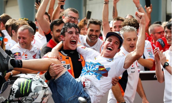 Foto Tahun Depan, Marquez Bersaudara Membalap Bersama di MotoGP
