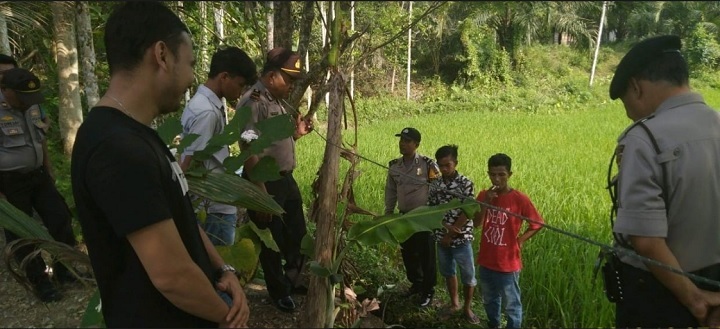Foto Jasad Pemuda Ditemukan di Tepi Aliran Air Sawah di Nagari Bawan