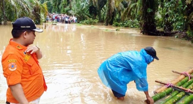 Foto Sembilan Kecamatan di Limapuluh Kota Dilanda Banjir dan Longsor