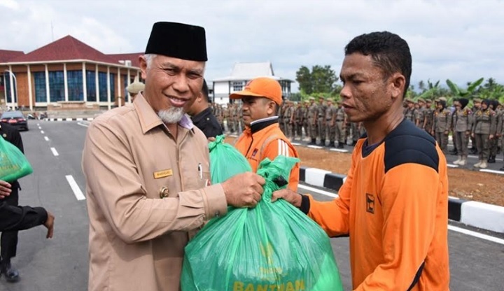 Foto 1.492 Pegawai Honor dan Kontrak Pemko Padang Terima Bantuan Paket Sembako