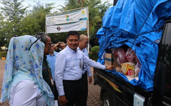 Foto PLN Sumbar Salurkan Bantuan Bagi Korban Banjir Solok Selatan