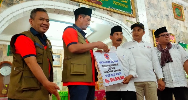 Foto Usai Serahkan Bantuan di Solsel, Kepala BNPB ke Sigi Sulteng