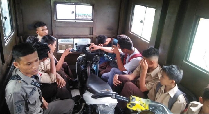 Foto Belasan Pelajar di Padang Diamankan Saat Keluyuran Pada Jam Belajar