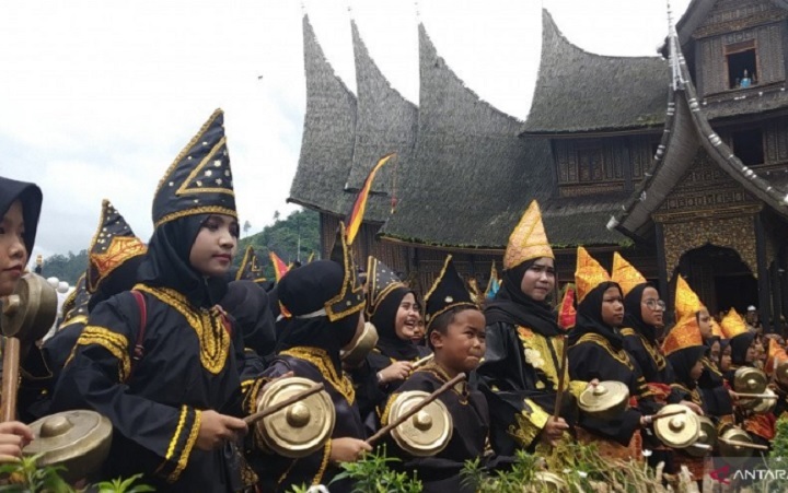 Foto Pemkab Tanah Datar Siapkan 73 Event Budaya untuk Gaet Wisatawan